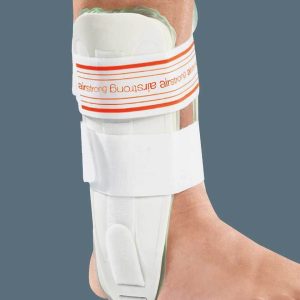 Tutore bivalva per caviglia con imbottiture ad aria gonfiabili